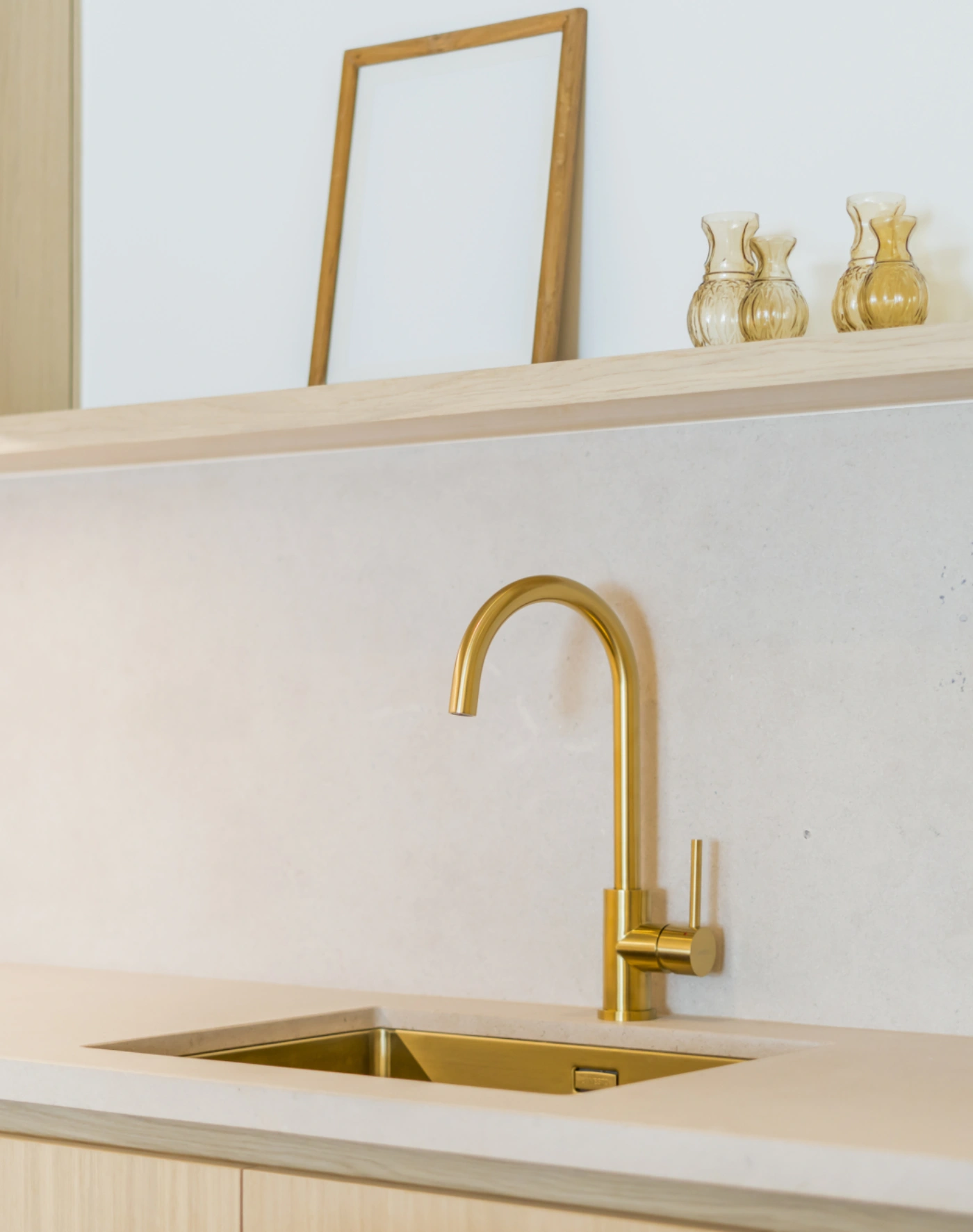 Keukenmaatwerk in marmer 'Sinai Pearl' - Dumoulin