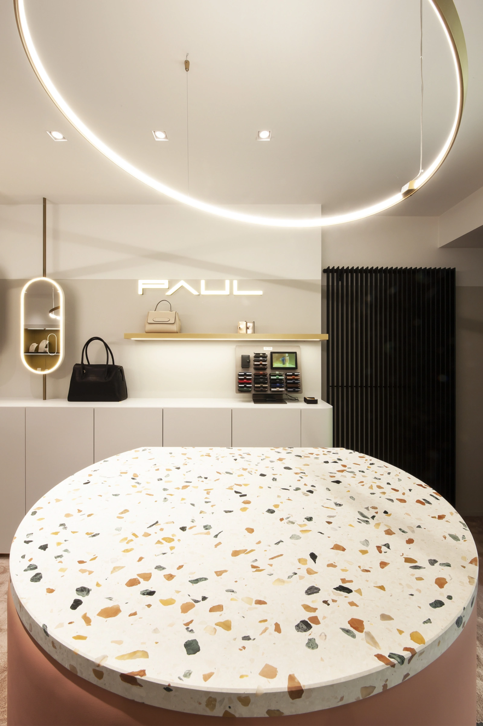 PAUL 027