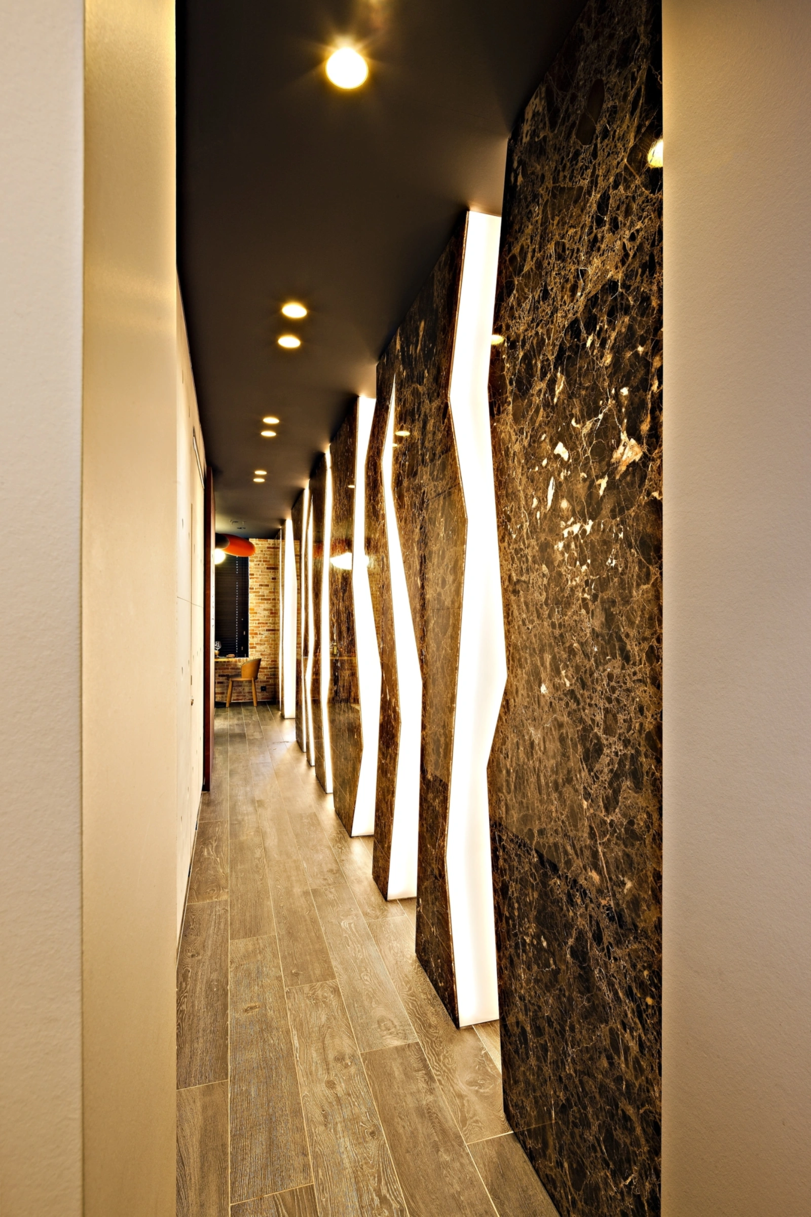 Wanden en plafond in marmer en marmer 'Emperador dark' - Dumoulin 5
